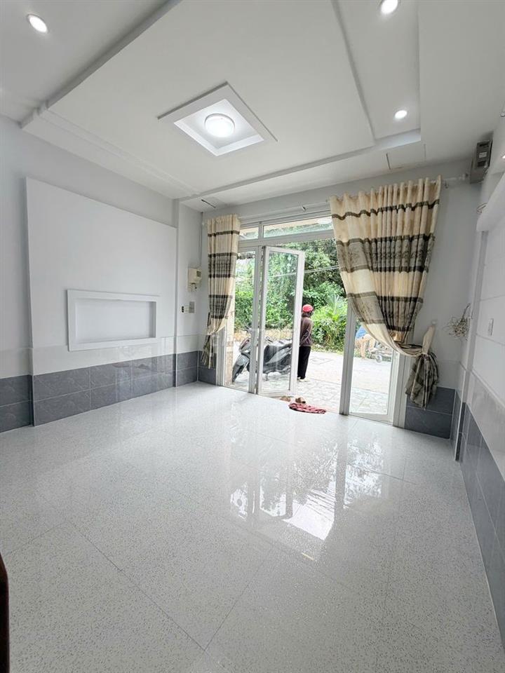 Nhà trệt 2 lầu 3PN hẻm cách đường Trần Hoàng Na 50m chỉ 7,5 triệu