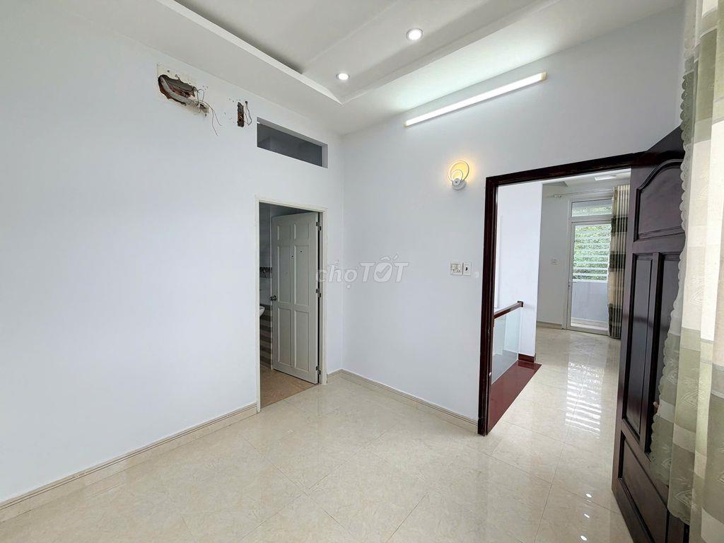 Nhà trệt 2 lầu 3PN hẻm cách đường Trần Hoàng Na 50m chỉ 7,5 triệu