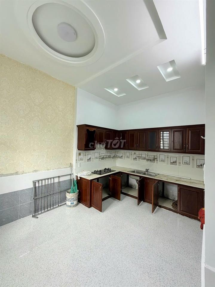 Nhà trệt 2 lầu 3PN hẻm cách đường Trần Hoàng Na 50m chỉ 7,5 triệu