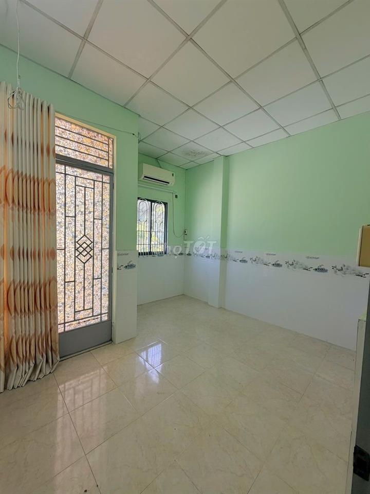 Nhà trệt lầu 2PN hẻm đường Nguyễn Việt Hồng chỉ 5 triệu