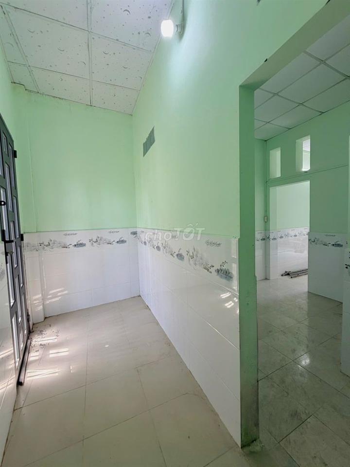 Nhà trệt lầu 2PN hẻm đường Nguyễn Việt Hồng chỉ 5 triệu