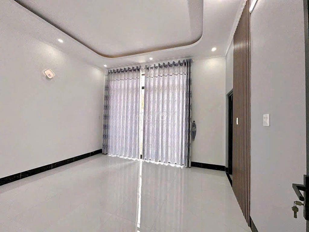 Nhà trệt lầu 3PN có nội thất hẻm đường Trần Quang Diệu 7,5 triệu