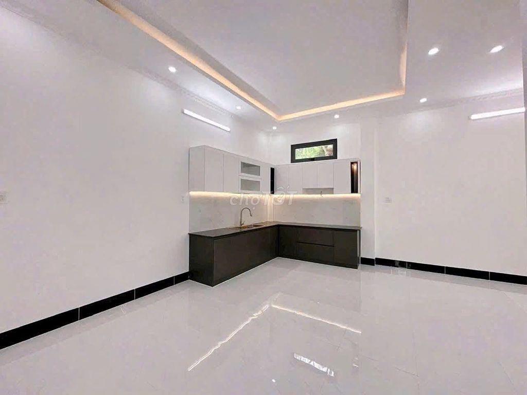 Nhà trệt lầu 3PN có nội thất hẻm đường Trần Quang Diệu 7,5 triệu