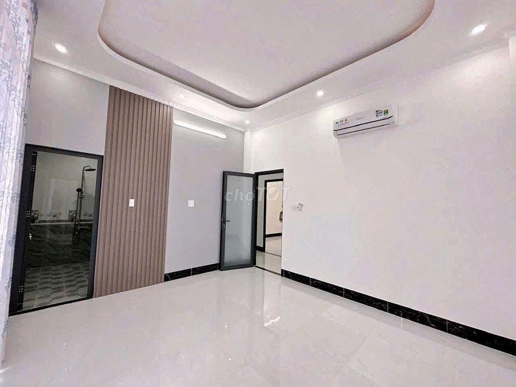 Nhà trệt lầu 3PN có nội thất hẻm đường Trần Quang Diệu 7,5 triệu