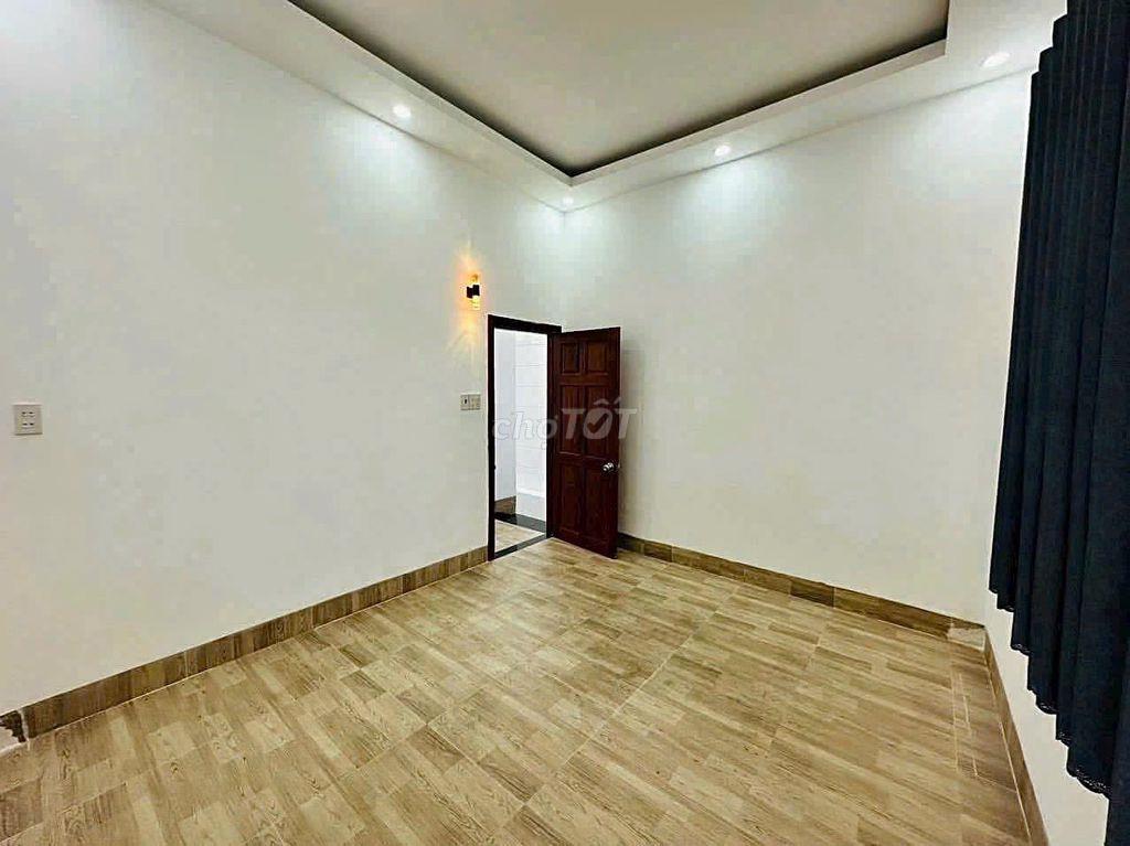 Nhà trệt lầu 2PN hẻm đường lê văn thuấn chỉ 7 triệu