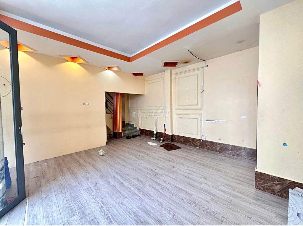 Nhà trệt lầu hẻm đường Trần Hưng Đạo chỉ 6 triệu