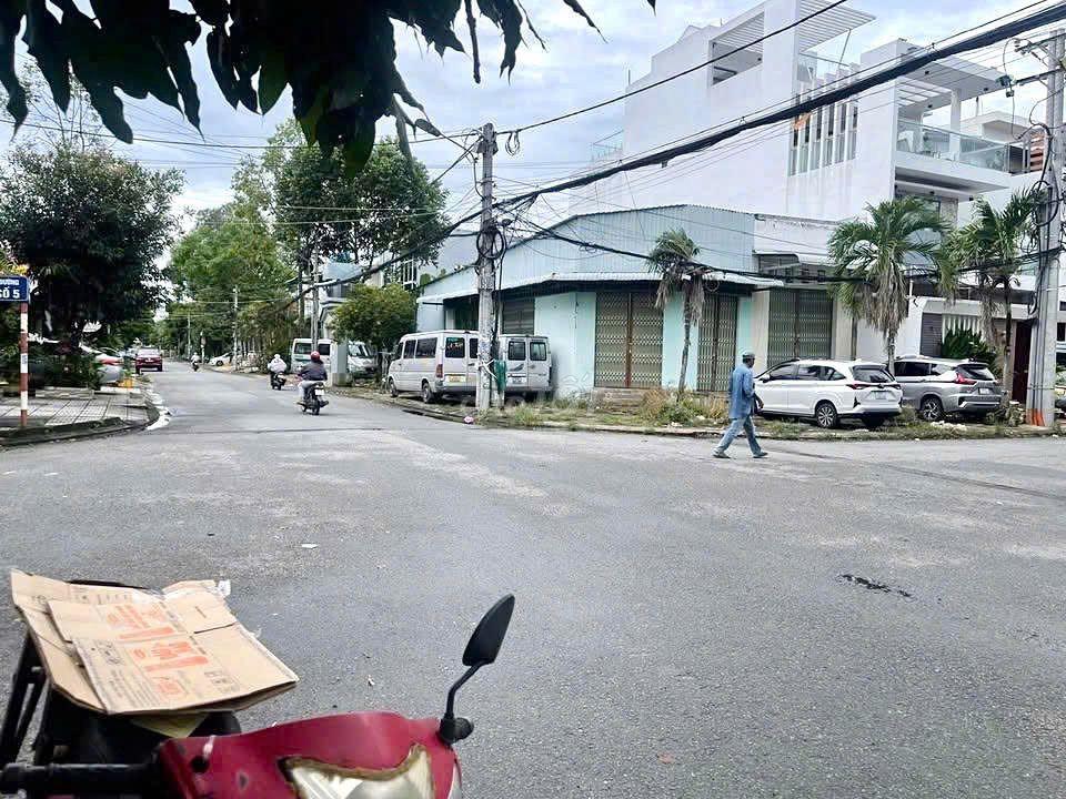 Kho Trệt Ngang 9,5M Góc đường Xuân Thuỷ chỉ 10 triệu