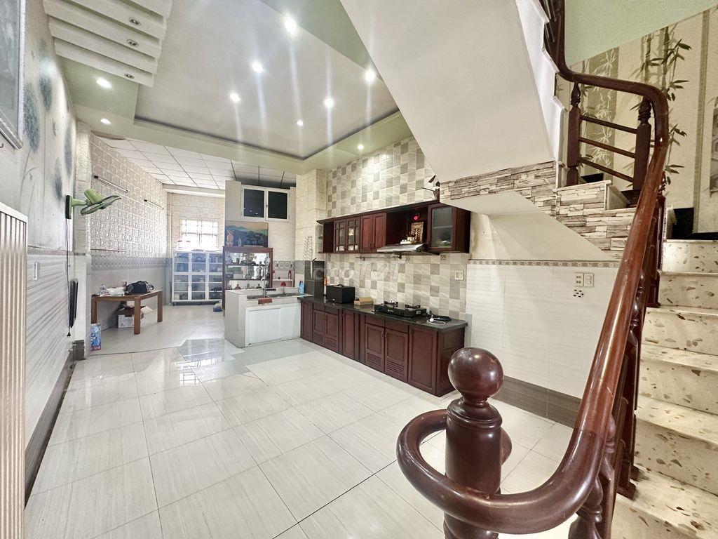 Nhà 2 Lầu 3PN Mặt Tiền Gần Vincom Hùng Vương chỉ 8 triệu