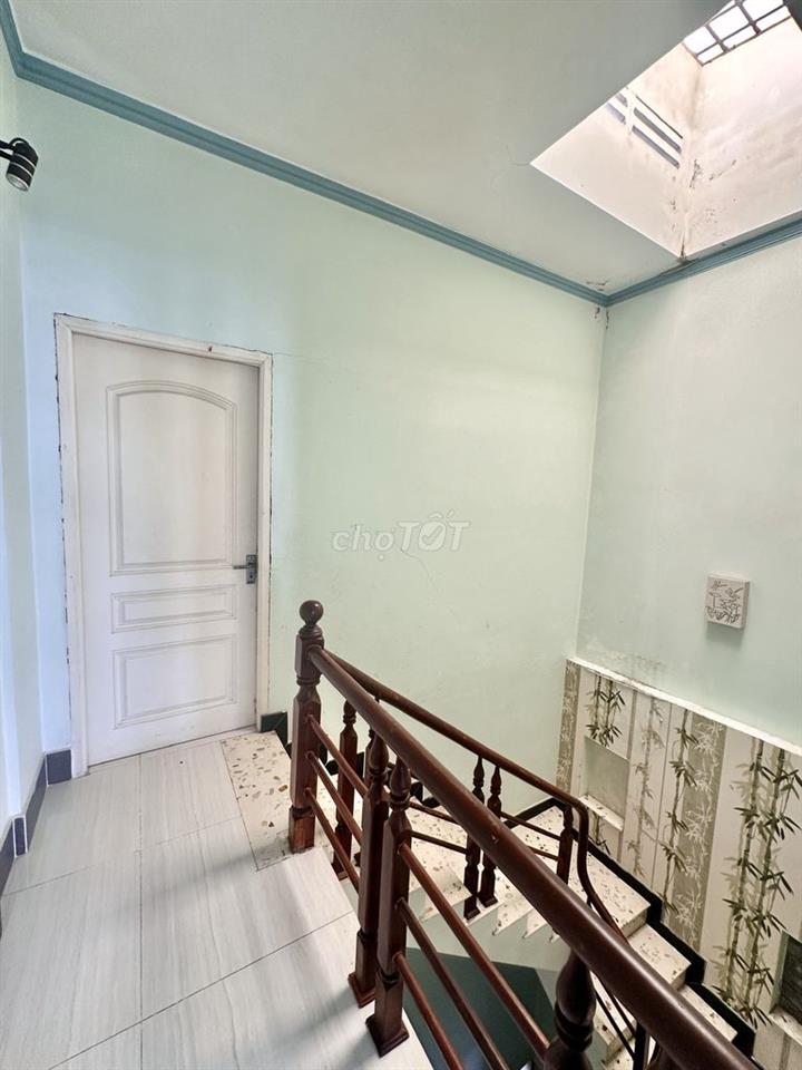 Nhà 2 Lầu 3PN Mặt Tiền Gần Vincom Hùng Vương chỉ 8 triệu