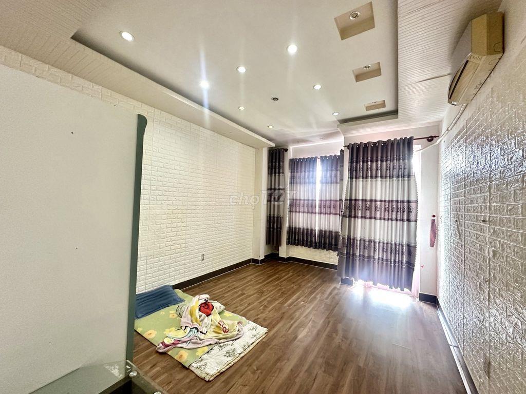 Nhà 2 Lầu 3PN Mặt Tiền Gần Vincom Hùng Vương chỉ 8 triệu