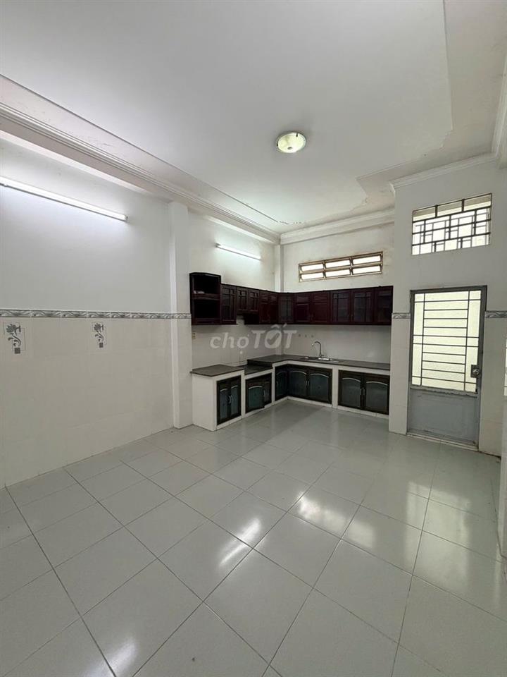 Nhà 3 lầu 4PN đường Lê Chân chỉ 11 triệu