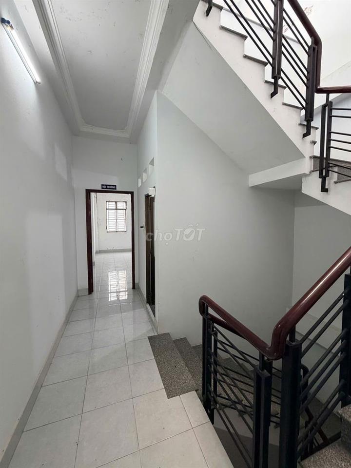 Nhà 3 lầu 4PN đường Lê Chân chỉ 11 triệu