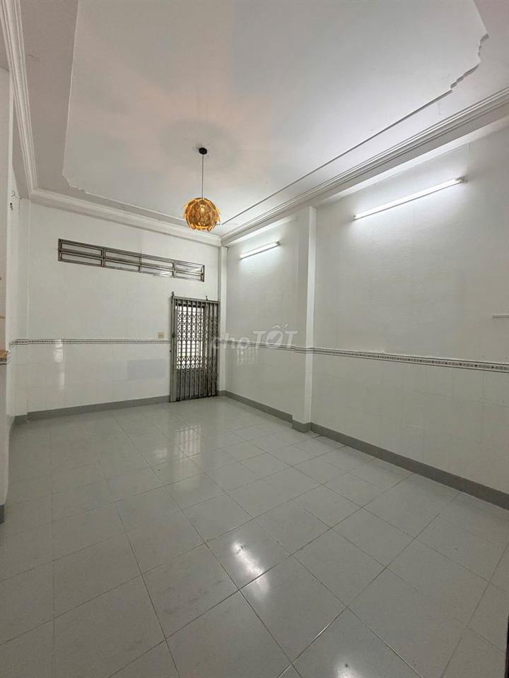 Nhà 3 lầu 4PN đường Lê Chân chỉ 11 triệu