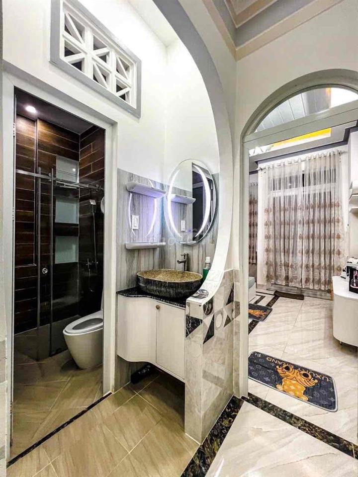 CHO THUÊ NHÀ TRỆT LẦU FULL NỘI THẤT GÓC 2 MẶT TIỀN HẺM 553 ĐƯỜNG 30/4
