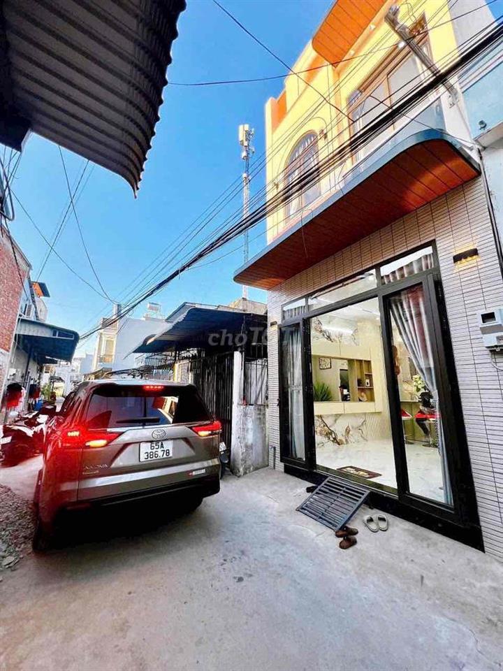 NHÀ TRỆT LẦU LỘ Ô TÔ GIÁ TỐT HẺM 9 PHẠM NGỌC HƯNG GẦN SIÊU THỊ LOTTE