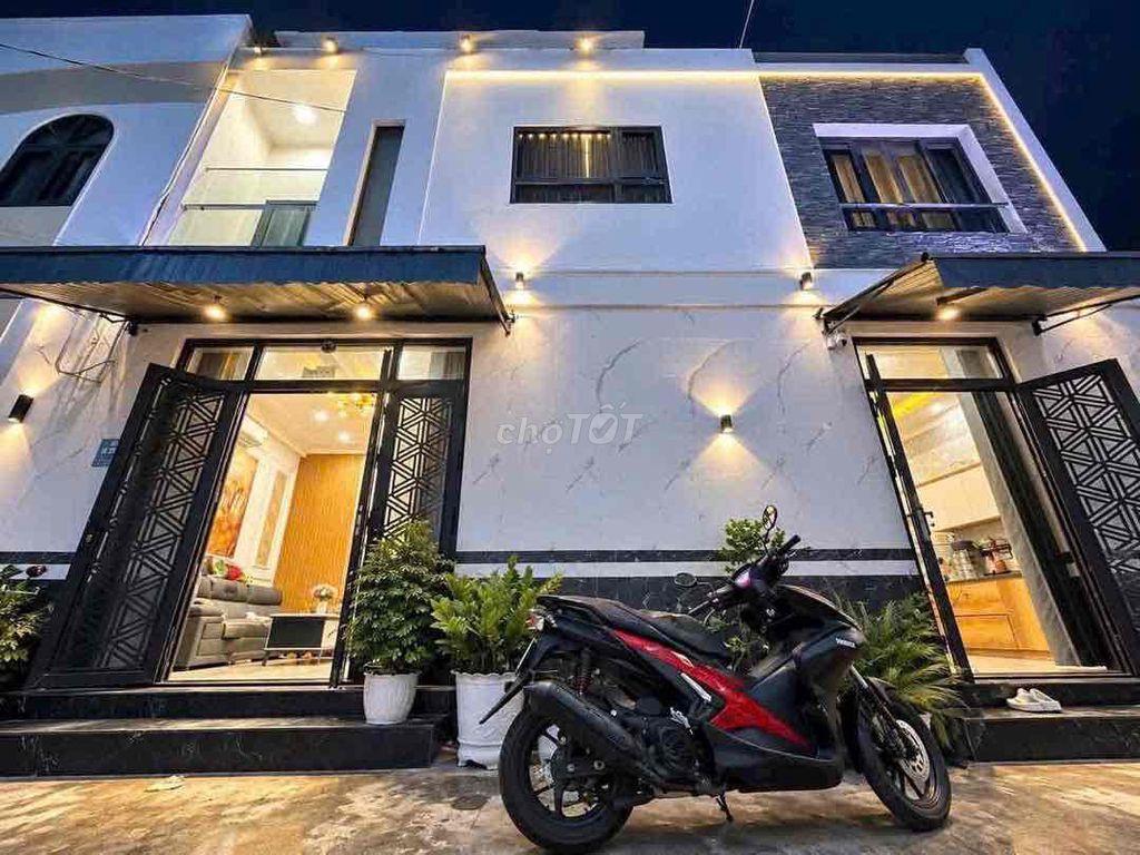 NHÀ TRỆT LẦU LỘ Ô TÔ GIÁ RẺ HẺM 9 PHẠM NGỌC HƯNG GẦN LOTTE