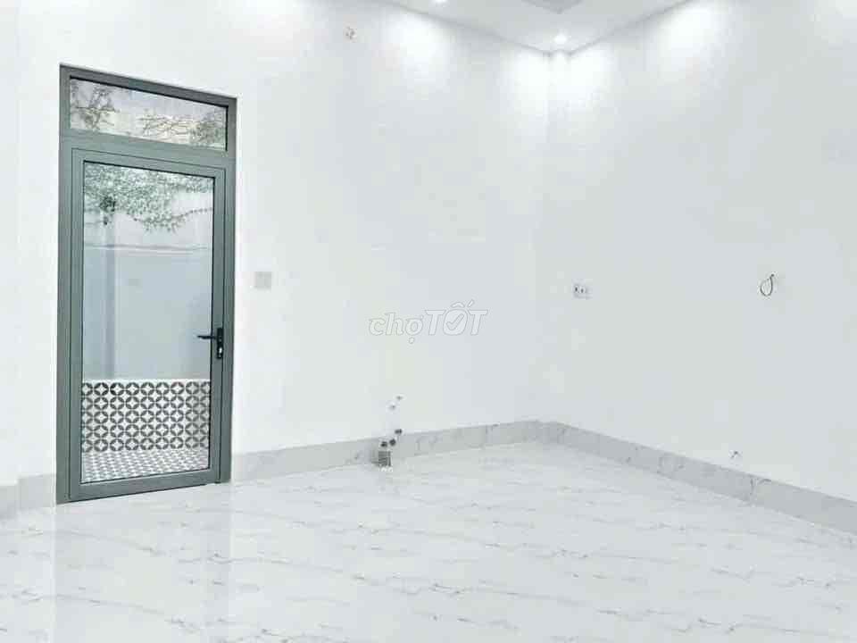 CHO THUÊ NHÀ MẶT TIỀN DIỆN TÍCH RỘNG ĐẸP ĐƯỜNG TRẦN HOÀNG NA DTSD 400m