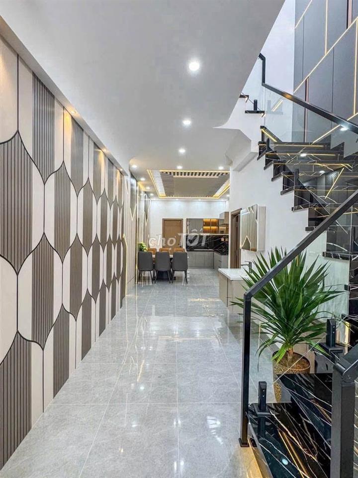 BÁN NHÀ TRỆT LẦU DT RỘNG HẺM 67 PHAN ĐĂNG LƯU GẦN VINCOM HÙNG VƯƠNG