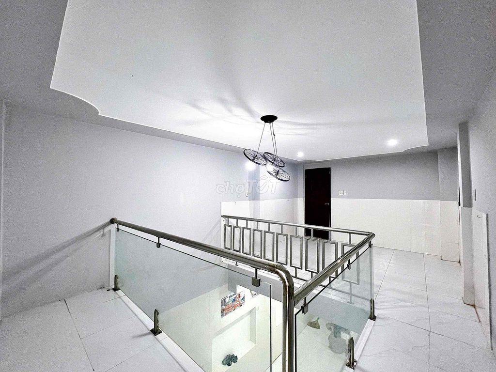 CHO THUÊ NHÀ TRỆT LỬNG LẦU 3 PHÒNG NGỦ HẺM 89 HUỲNH THÚC KHÁNG GẦN CHO
