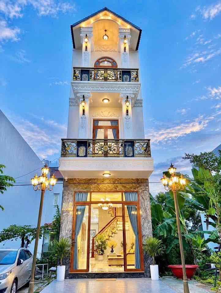 CHO THUÊ NHÀ 3 TẦNG MỚI ĐẸP FULL NỘI THẤT LỘ Ô TÔ KDC CỬU LONG