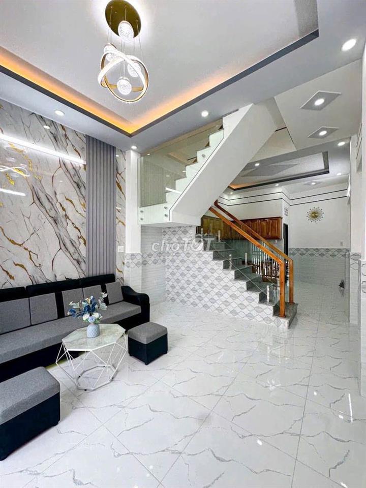 Bán gấp nhà 1 trệt 1 lầu hẻm 388 Nguyễn Văn Cừ gần ĐHYD