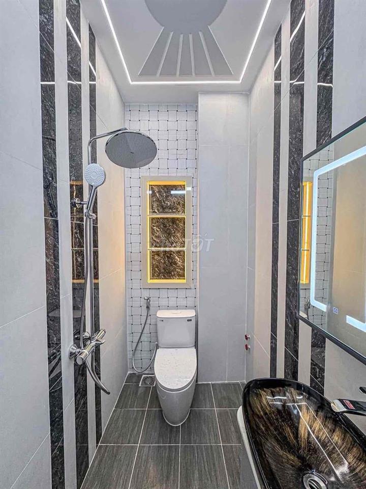 SIÊU PHẨM NHÀ 3 TẦNG TUYỆT ĐẸP TRUNG TÂM NINH KIỀU GẦN ĐH Y DƯỢC