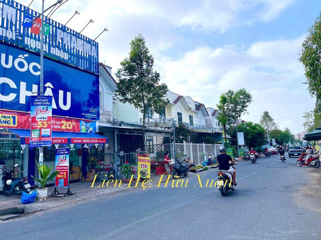 Nhà Cho Thuê Khu Dân Cư Hoàng Quân, 3 phòng ngủ có máy lạnh, đậu ô tô