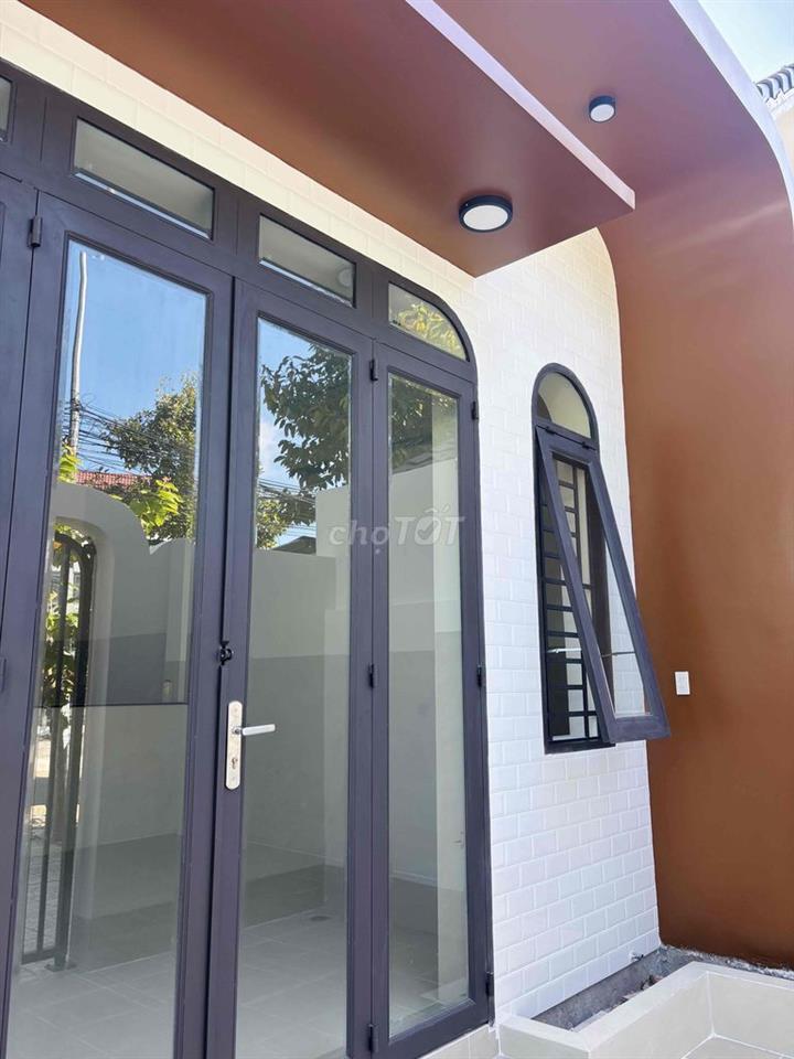 Nhà mới xây rất đẹp kdc Bình Nhựt