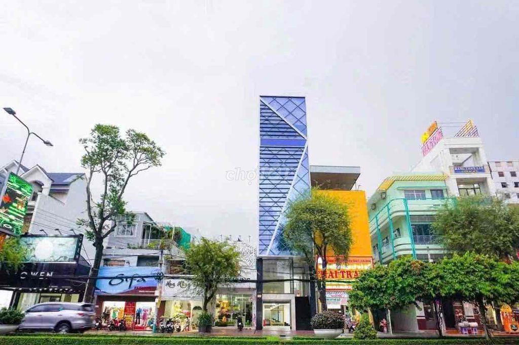 CHỦ GỬI CHO THUÊ TOÀ NHÀ 5 LẦU CÓ THANG MÁY - MẶT TIỀN ĐƯỜNG 30/4