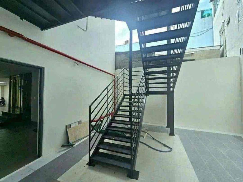 CHỦ GỬI CHO THUÊ TOÀ NHÀ 5 LẦU CÓ THANG MÁY - MẶT TIỀN ĐƯỜNG 30/4