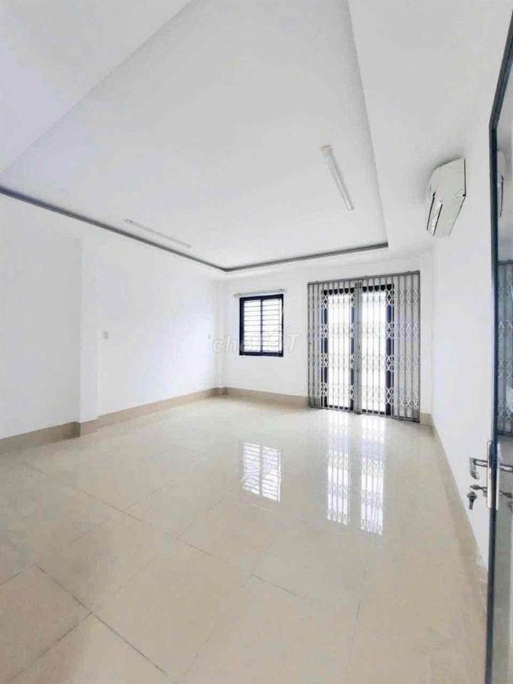 CHỦ GỬI CHO THUÊ NHÀ 3 LẦU MẶT TIỀN ĐƯỜNG NGUYỄN VĂN CỪ - CẦN THƠ