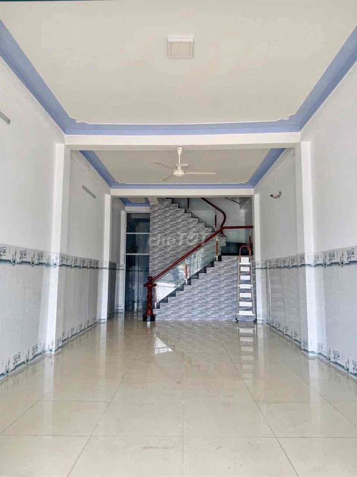 CHỦ GỬI CHO THUÊ NHÀ TRỆT 3 LẦU MỚI ĐẸP MẶT TIỀN HƯỚNG QL1A