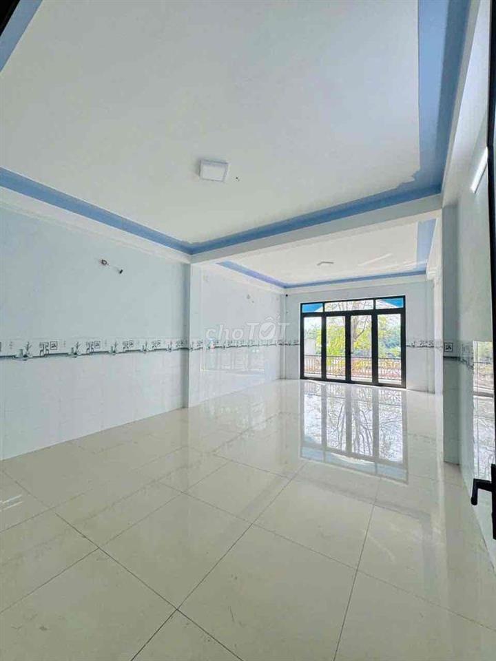 CHỦ GỬI CHO THUÊ NHÀ TRỆT 3 LẦU MỚI ĐẸP MẶT TIỀN HƯỚNG QL1A