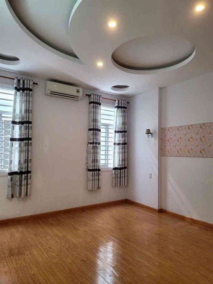 CHỦ GỬI CHO THUÊ NHÀ TRỆT 2 LẦU MẶT TIỀN ĐƯỜNG NGUYỄN HIỀN