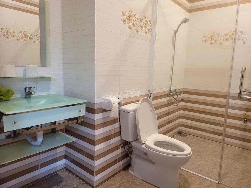 CHỦ GỬI CHO THUÊ NHÀ TRỆT 2 LẦU MẶT TIỀN ĐƯỜNG NGUYỄN HIỀN