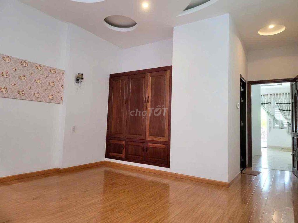 CHỦ GỬI CHO THUÊ NHÀ TRỆT 2 LẦU MẶT TIỀN ĐƯỜNG NGUYỄN HIỀN