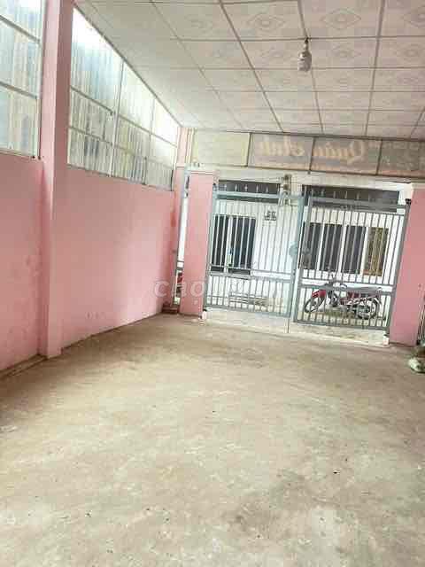 Bán nhà  cấp 4   giảm giá 300tr