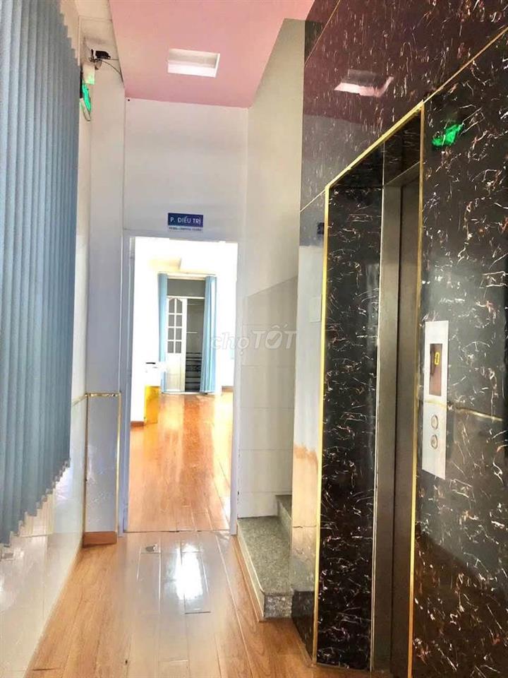 Cho Thuê Nhà Trệt 5 Lầu Mặt Tiền Góc Ngã Tư 3/2 vs Trần Hoàng Na