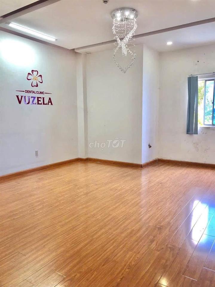 Cho Thuê Nhà Trệt 5 Lầu Mặt Tiền Góc Ngã Tư 3/2 vs Trần Hoàng Na