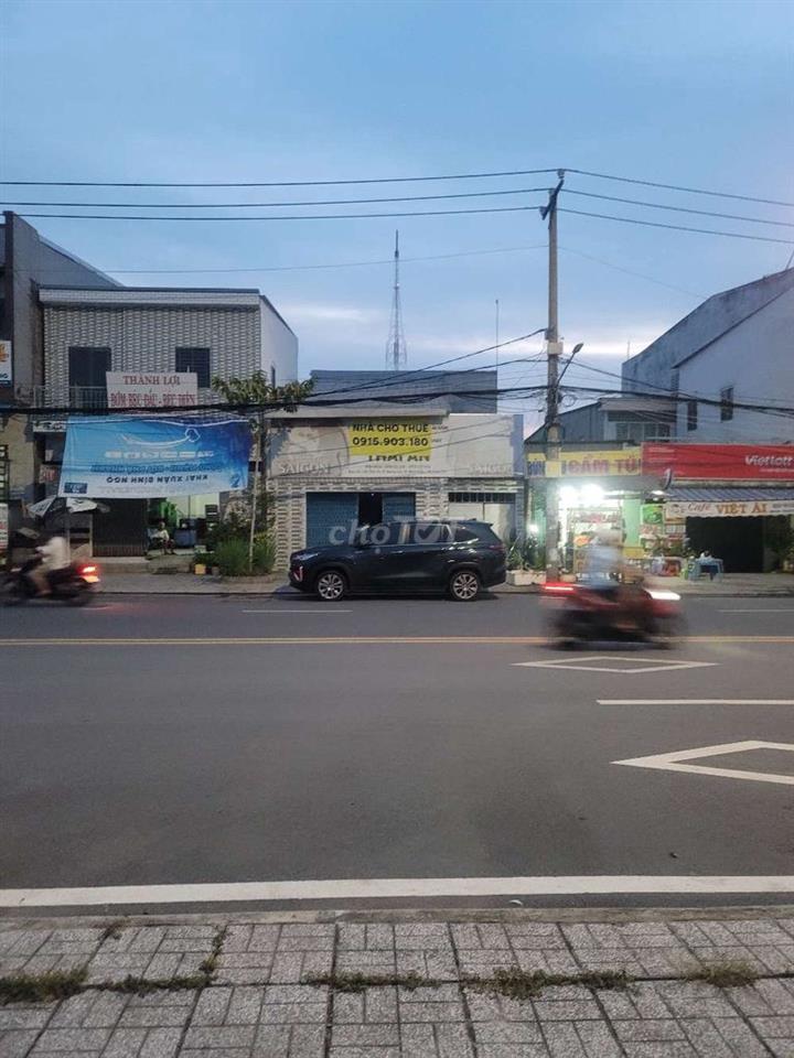 Cho thuê nhà mặt tiền Tầm Vu bờ kè