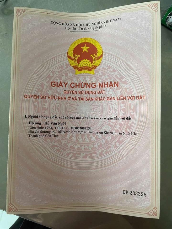 Nền hẻm liên tổ 9-10 Nguyễn Văn Cừ, Ninh Kiều, Cần Thơ.