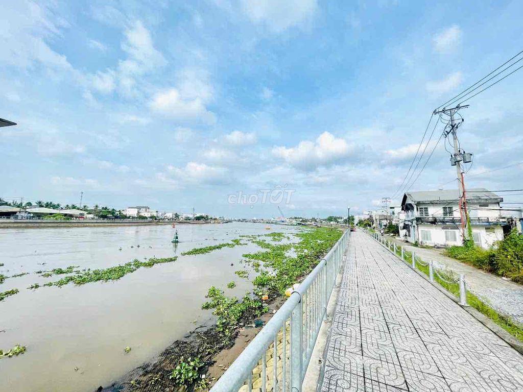 cặp nền mặt tiền đường Lê Hồng Nhi