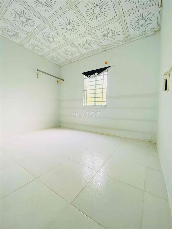 NHÀ TRỌ SINH VIÊN CẦN THƠ. CHỈ CÒN 1 PHÒNG 20m2, GÁC KIÊNG CỐ