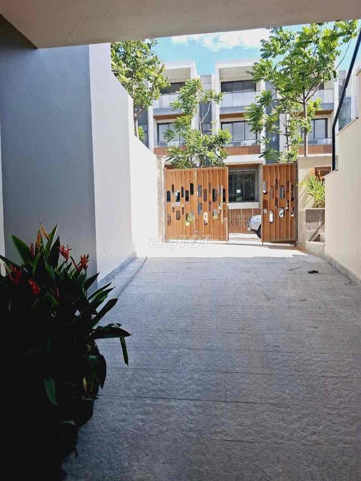 Bán gấp nhà phố MŨI NÉ