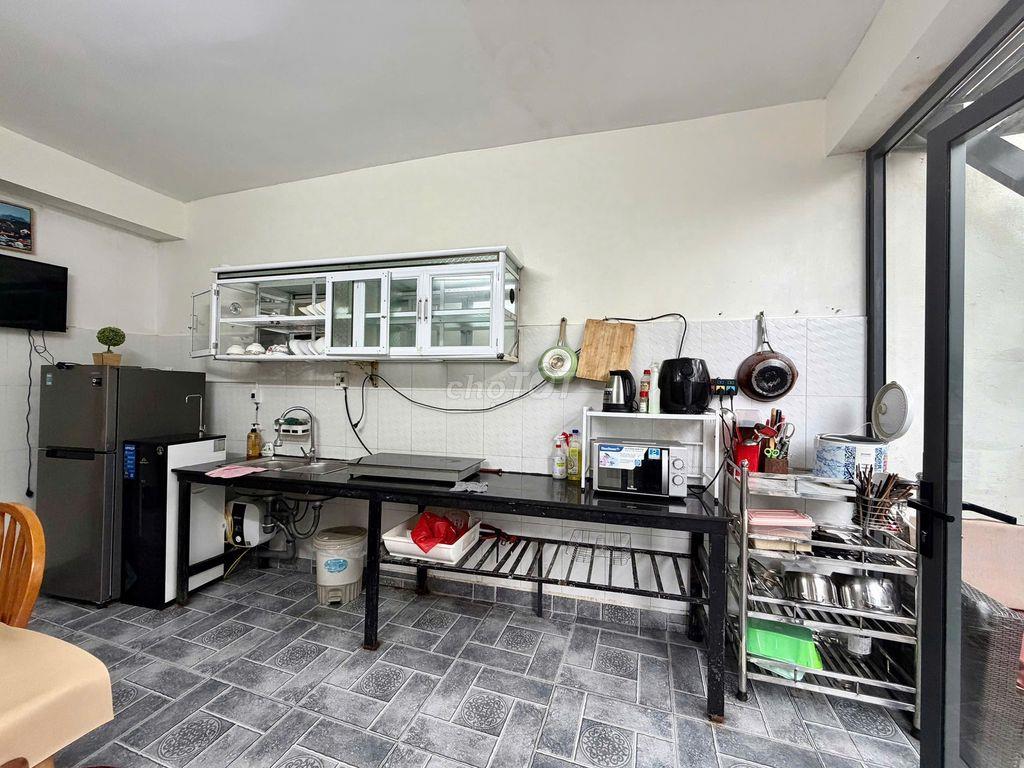 CHO THUÊ CĂN HỘ 2PN FULL NỘI THẤT CÓ SÂN VƯỜN Ở ĐƯỜNG TRẦN QUANG KHẢI