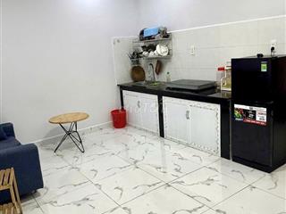 CHO THUÊ CĂN HỘ 2 PN CÓ CỬA SỔ FULL NỘI THẤT P. 4 GIÁ 6.5 TRIỆU/THÁNG