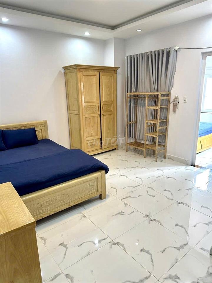 CHO THUÊ CĂN HỘ 2 PN CÓ CỬA SỔ FULL NỘI THẤT P. 4 GIÁ 6.5 TRIỆU/THÁNG
