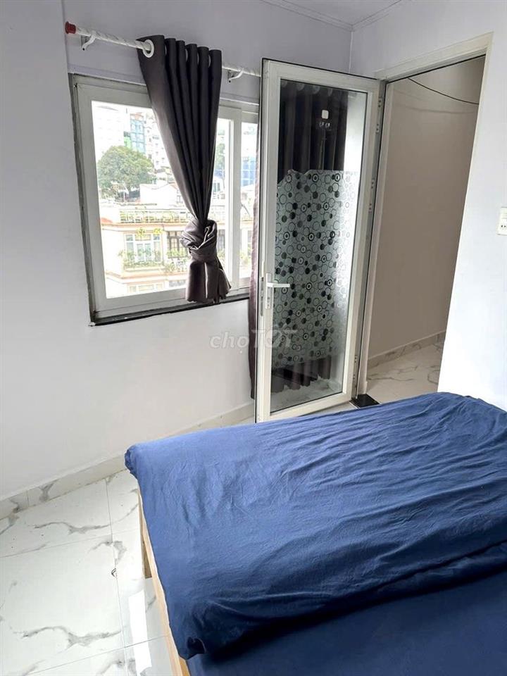 CHO THUÊ CĂN HỘ 2 PN CÓ CỬA SỔ FULL NỘI THẤT P. 4 GIÁ 6.5 TRIỆU/THÁNG