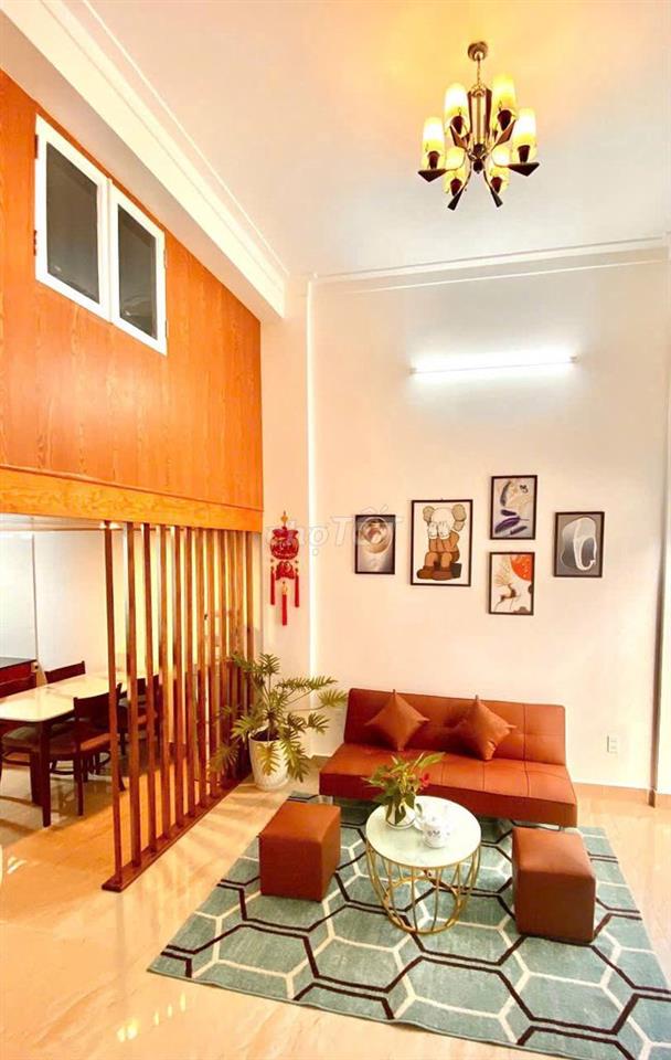 CHO THUÊ CĂN HỘ 2 PN FULL NỘI THẤT CÓ CỬA SỔ P8 GIÁ 7 TRIỆU/THÁNG
