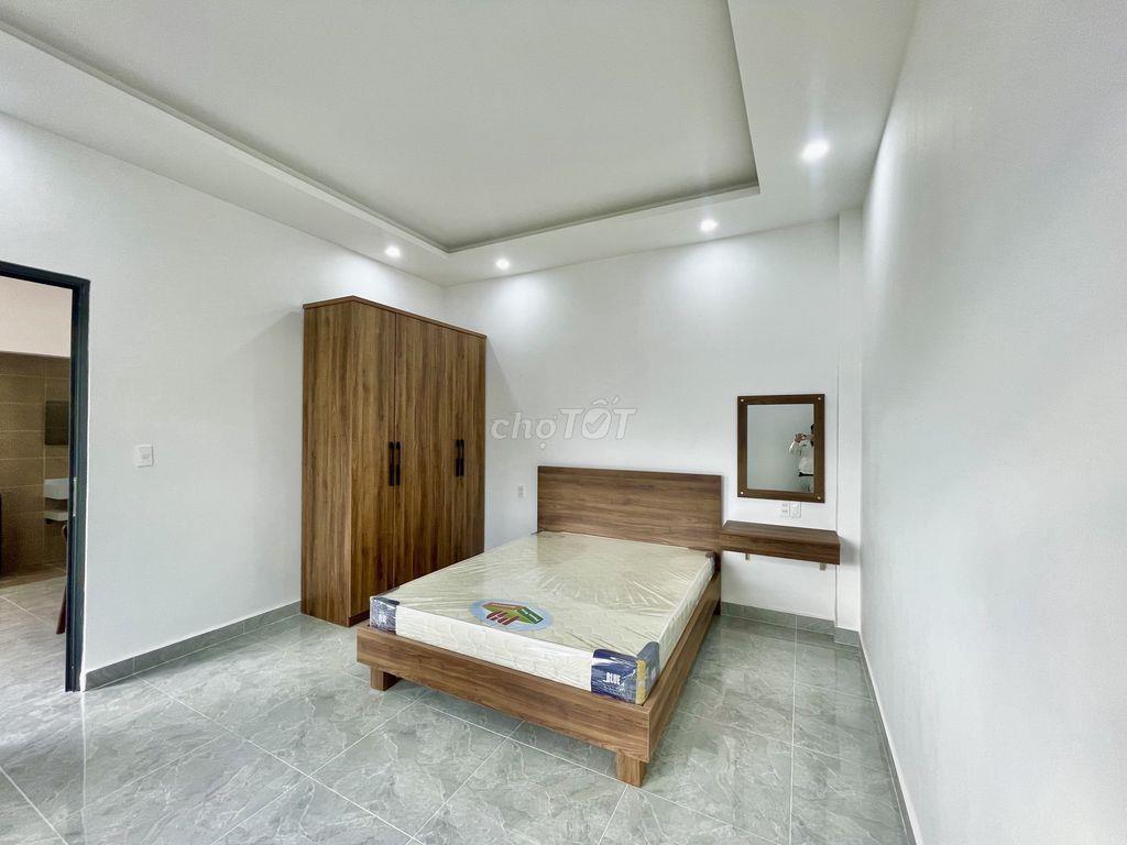 CHO THUÊ CĂN HỘ 1 PHÒNG NGỦ CÓ CỬA SỔ LỚN GẦN NGAY NGÃ NĂM ĐẠI HỌC